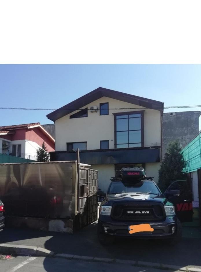 New Spacious Villa! Bucarest Extérieur photo